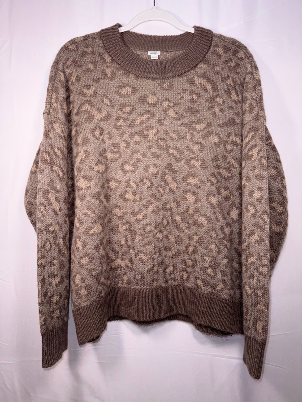 aerie Brown Cheetah Print Crew Neck Knit Cozy Sweater Pullover size Medium